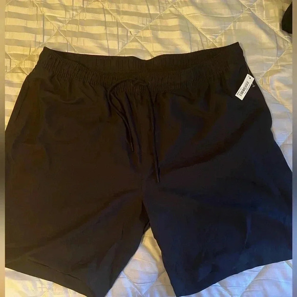 Amazon essentials NWT black shorts size 2xl - Picture 1 of 4